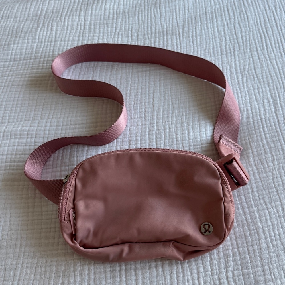 Lululemon Everywhere Belt Bag Pink Pastel